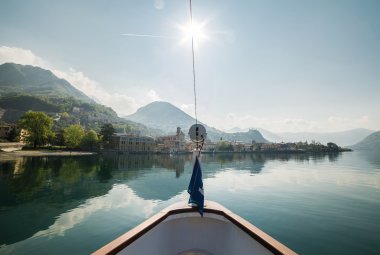 Bootsfahrt auf dem Iseosee - Monte Isola © Riccardo Meloni-fotolia.com