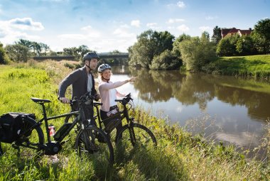 Radfahrer am Fuldaradweg R1 © GrimmHeimat NordHessen