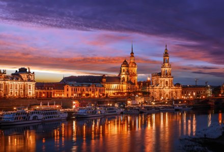 Abendliche Stadtsilhouette von Dresden